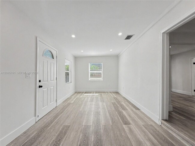 Photo - 228 NW 39th St