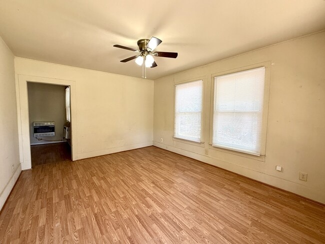 Photo - 817 Hargrove St