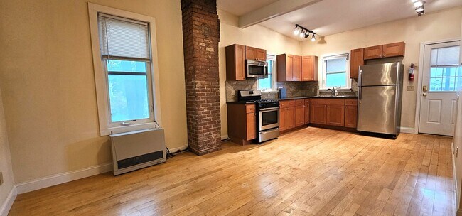 Photo - 137 Park St Unit APT 4