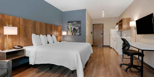 Building Photo - Furnished Studio-San Marcos Rental