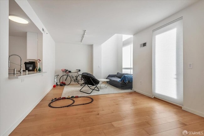 Photo - 69 Clementina St