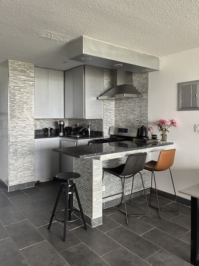 Photo - 15038 Union Tpke Unit North facing 8th floor