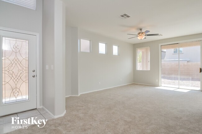 Photo - 4946 Copperlyn St