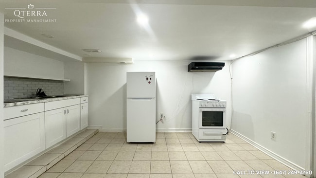 Photo - 90 Barons Av N