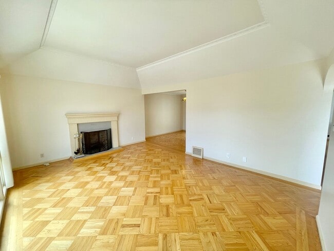 Photo - Lovely Lakeshore Home in great location, period details, featuring bonus rooms! 3 BR +/2 BA PROGR...