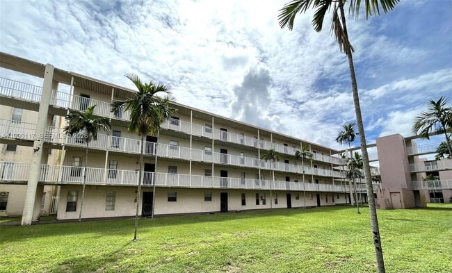 Building Photo - 2800 NW 56th Ave Unit A202