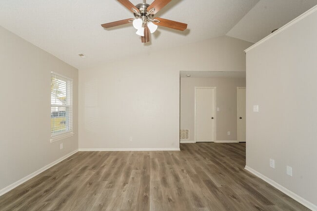 Photo - 4038 Knollwood Ave