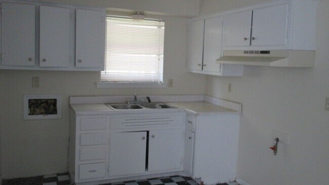 Photo - 4372 Deerland St