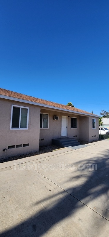 Photo - 1604 N H St House