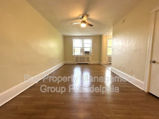 Photo - 2809 W Queen Ln Unit Apt 202