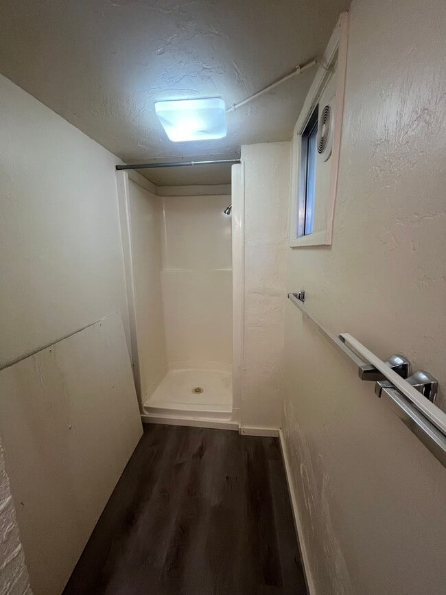 Photo - 430 W 12th Ave
