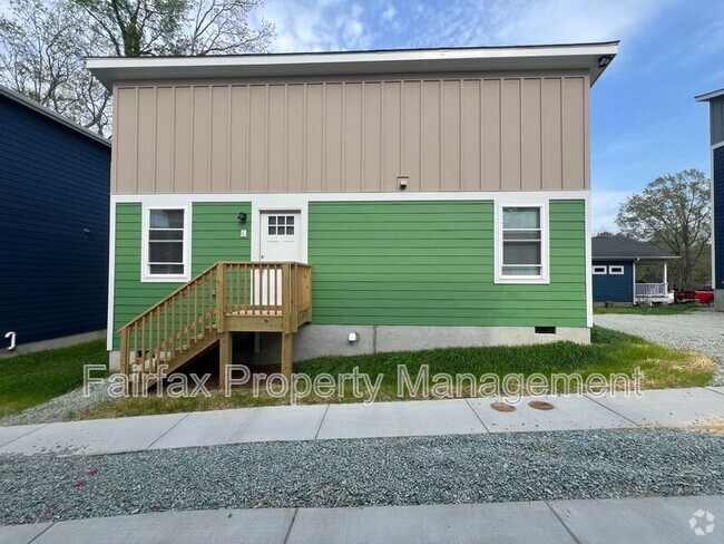 Building Photo - 2313 Owen St Rental