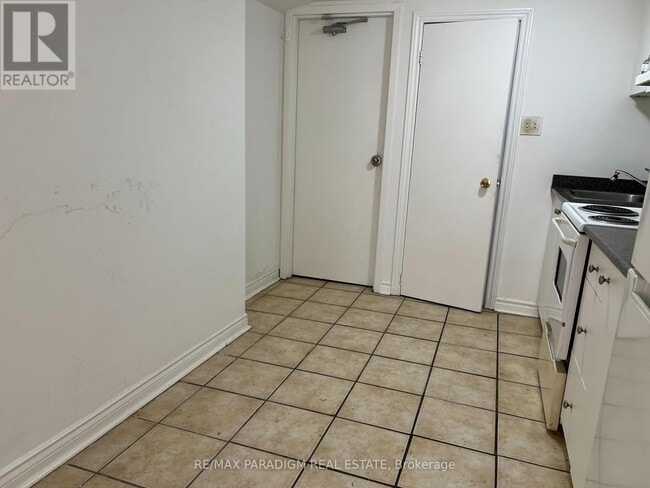 Photo - 869 Broadview Ave Unité 104