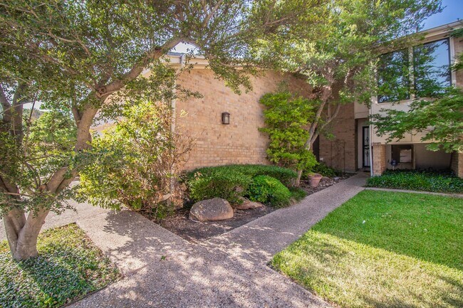 Photo - Amazing Townhome