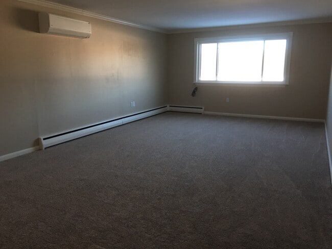 Living Room - 3643 N Front St Unit C