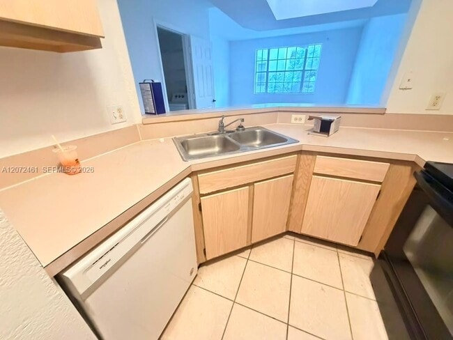 Photo - 701 SW 148th Ave