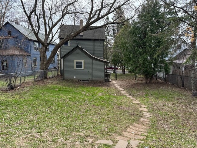 Photo - Beautiful 3 Bedroom Home