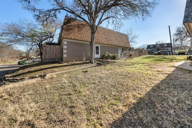 Photo - 2304 Barton Village Cir