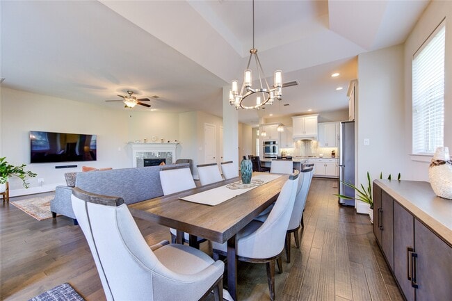 Photo - 2403 Juniper Bnd