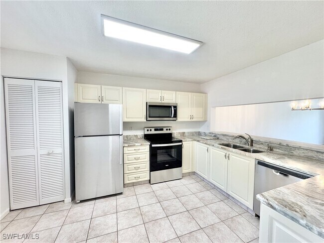 Photo - 5851 Cobblestone Ln Unidad H204