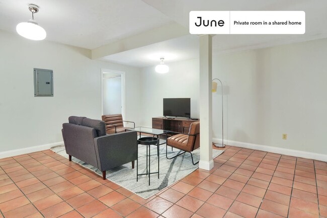 Photo - Room in Shared 5 bed/3 bath home Unit D