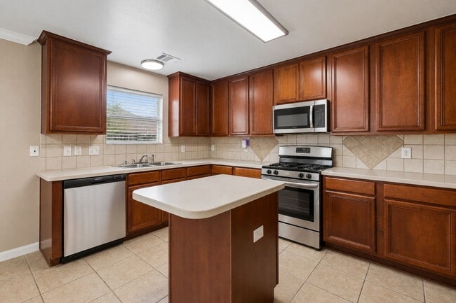 Photo - 5811 Village Grove Dr