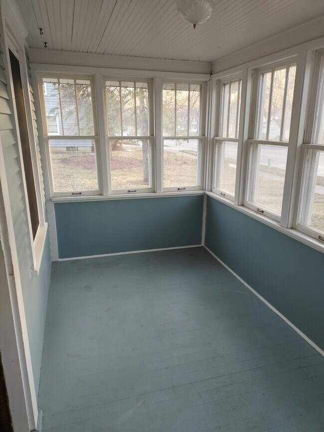 Photo - 911 Willow St