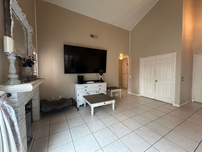 Photo - 1633 Jon Gilbert Ln