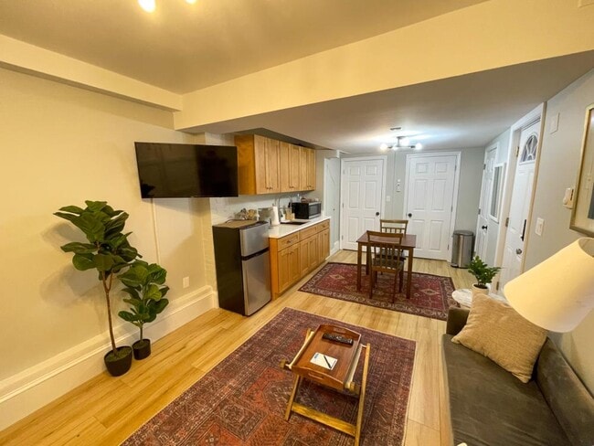 Building Photo - 1 bedroom in Brookline MA 02445 Rental
