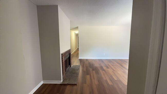 Photo - Updated 2 Bedroom Unit!