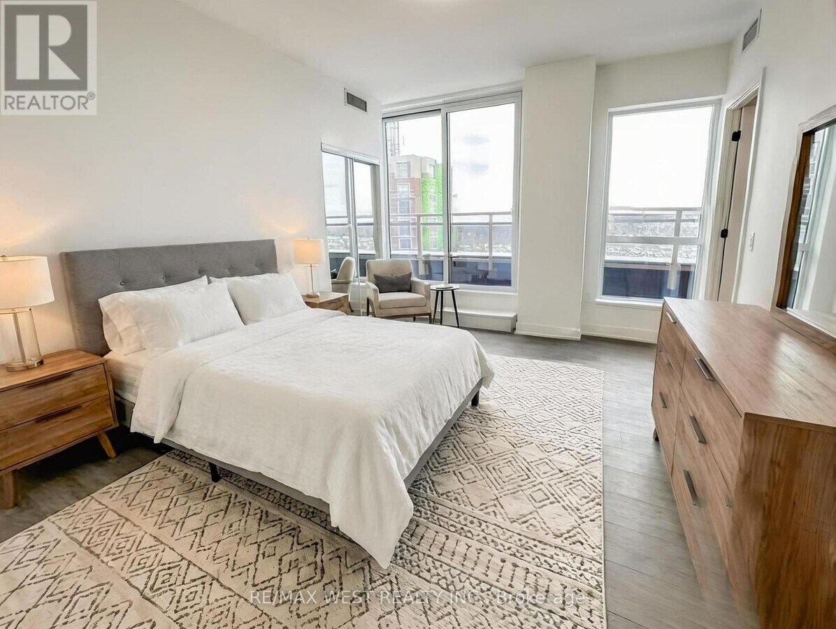 Photo - 2343 Khalsa Gate Unité 808