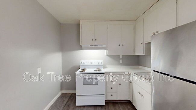 Photo - 1648 Russell St