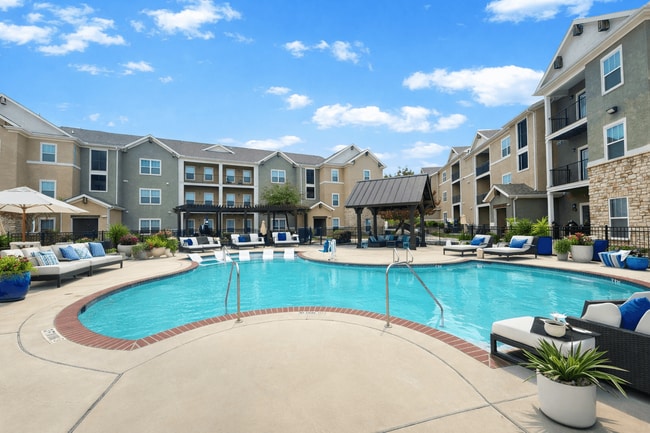 Building Photo - Heights at Converse