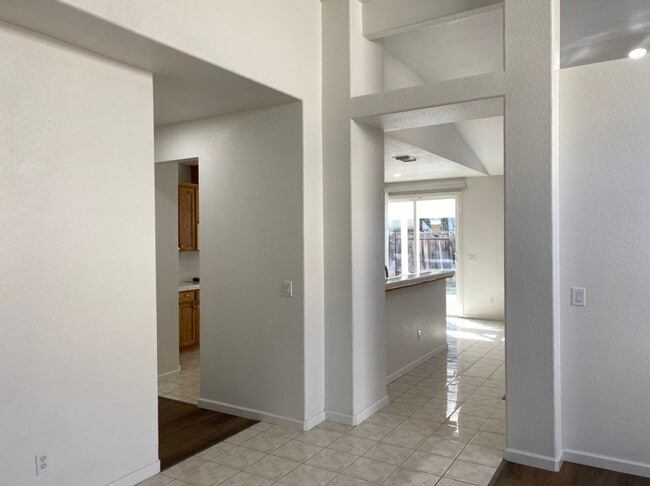 Photo - 6 bedroom in Manteca!