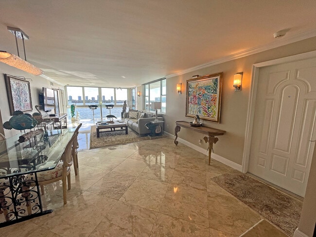 Building Photo - 301 Lake Shore Dr Unit 807 Rental