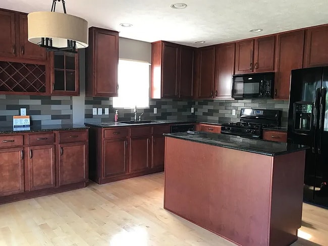 Photo - 19005 Olive St