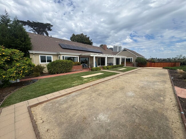 Building Photo - Gorgeous Hillside Ventura Home with Ocean ...