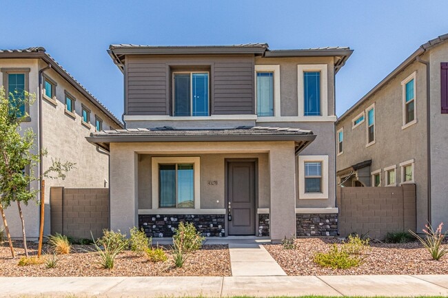 Spacious, Stylish, and Ready for You! - Spacious, Stylish, and Ready for You! House