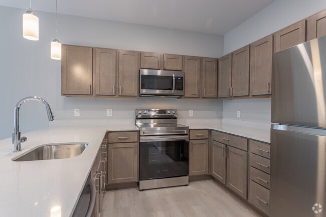 1BD, 1BA - 478-675SF