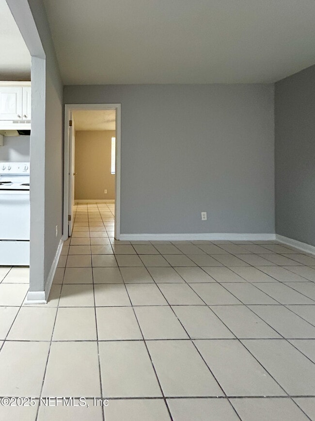 Photo - 1122 Woodruff Ave Unit 7