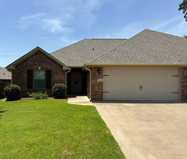 Building Photo - 4013 Stonebridge Dr