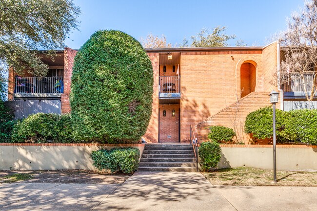 Photo - 570 Avenue J Ave Unit B