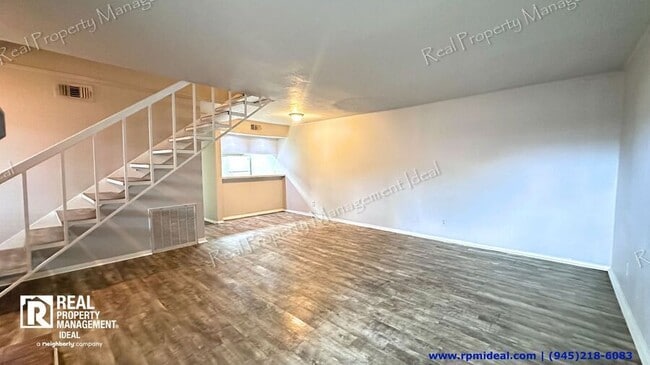 Photo - 3045 Park Ln