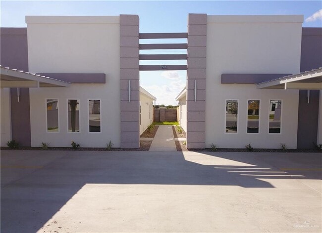 Building Photo - 30 W Kenwood St Unit 4