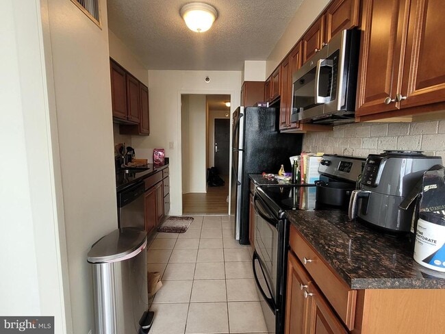 Photo - 2020 Walnut St Unit 23L