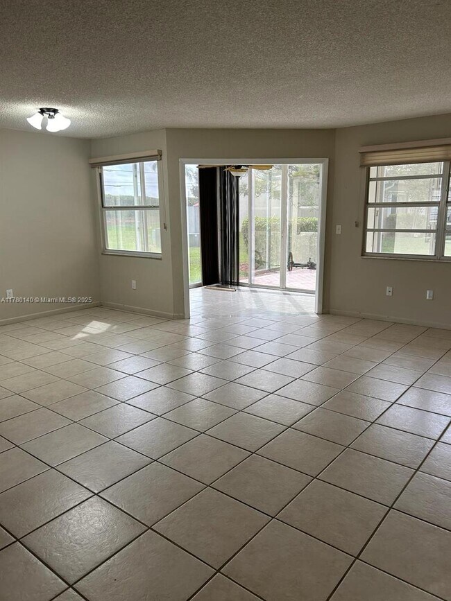 Photo - 2277 SE 27th Dr