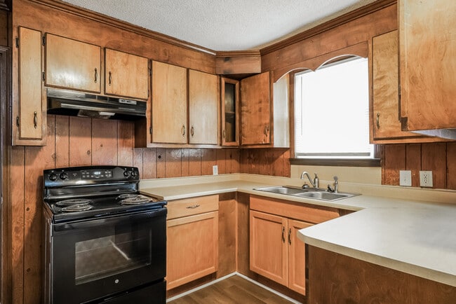 Photo - 608 S Fairfield Rd