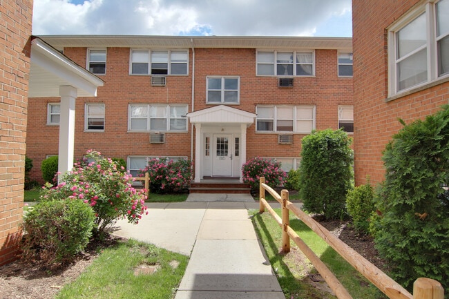 Building Photo - Sunrise Village Rental
