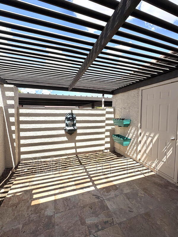 Photo - 2127 E 10th St Unit 1