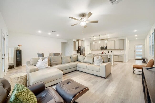 Photo - 1809 Lorant Ln